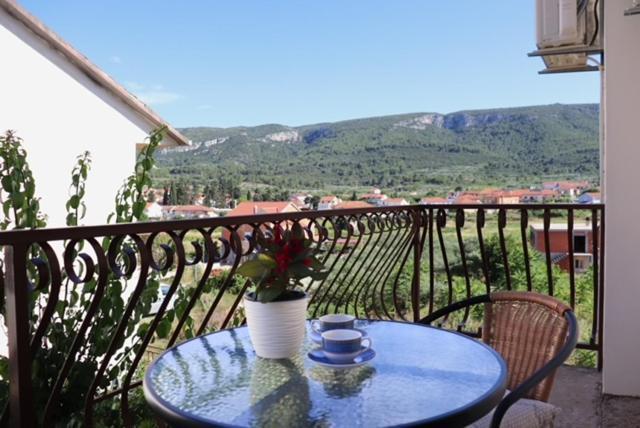 Studio With Balcony Jelsa  Exterior photo